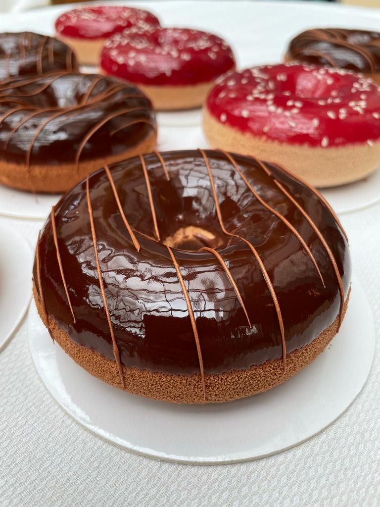 Samedi 9 avril : Événement Palace, François Perret du Ritz Paris lance son Donut Chez Fou de Pâtisserie